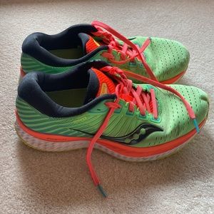 Womens Saucony Guide Shoes
